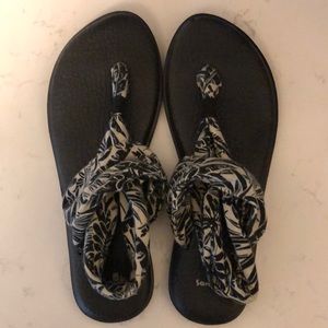 Sanuk yoga sling sandals